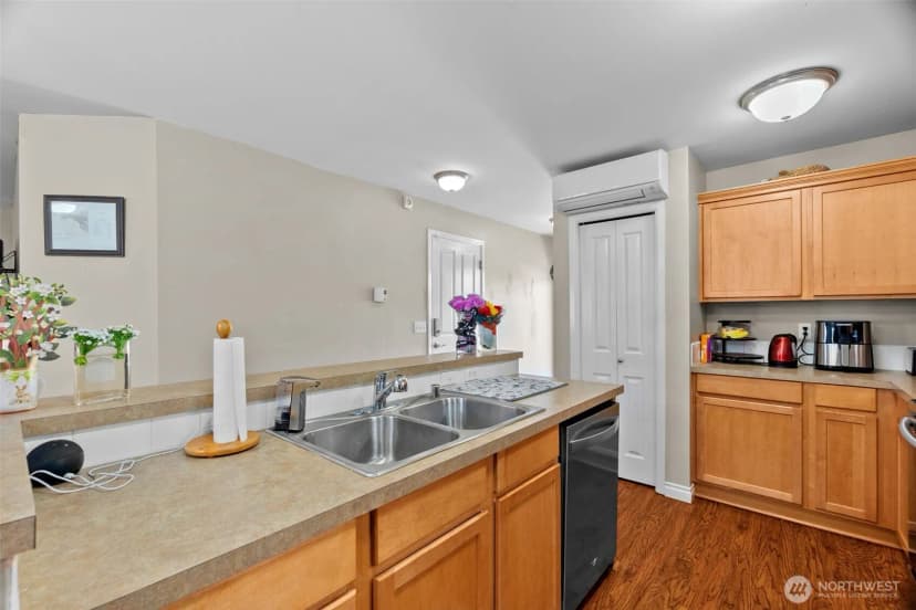 Property photo for 5823 Pennsylvania Street Se, Lacey photo 12