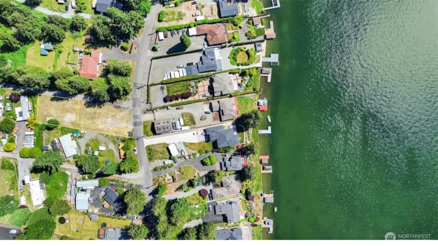 Property photo for 7013 Vandermark Road E, Bonney Lake photo 2