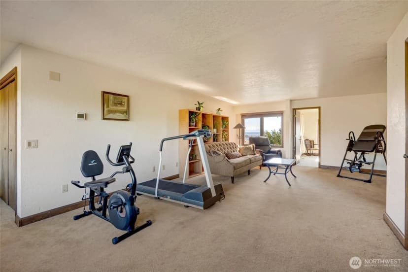 Property photo for 416 Alverson Boulevard, Everett photo 23