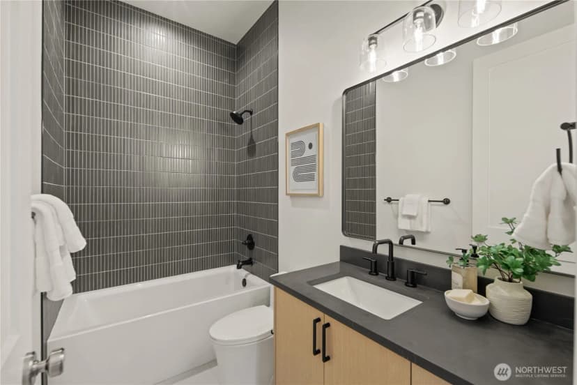 Property photo for 16654 Ne 12th Street, Bellevue photo 36