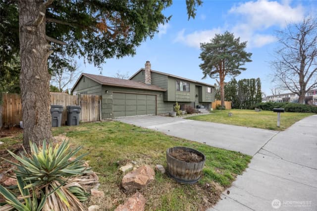 Property photo for 520 N Conway Place, Kennewick photo 2