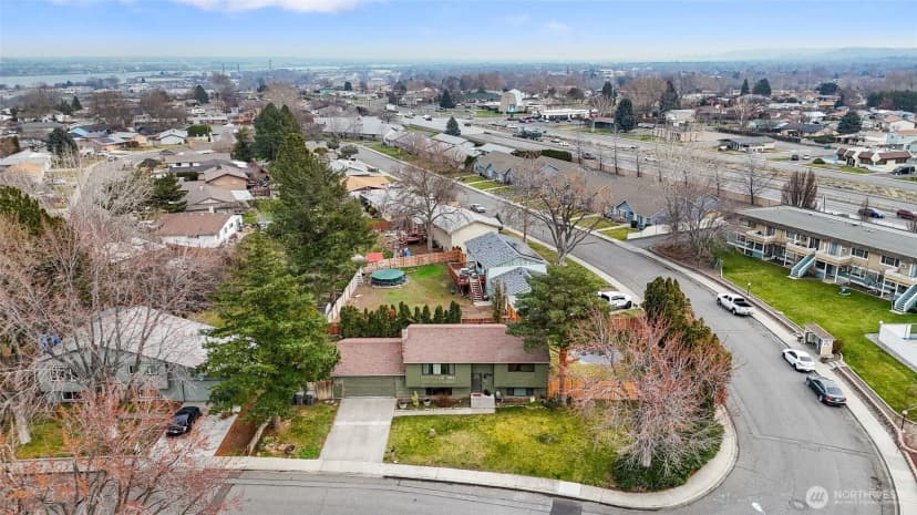 Property photo for 520 N Conway Place, Kennewick photo 4