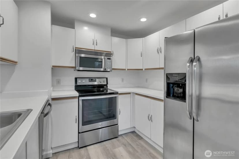 Property photo for 5608 S 231st Place #9-4, Kent photo 19