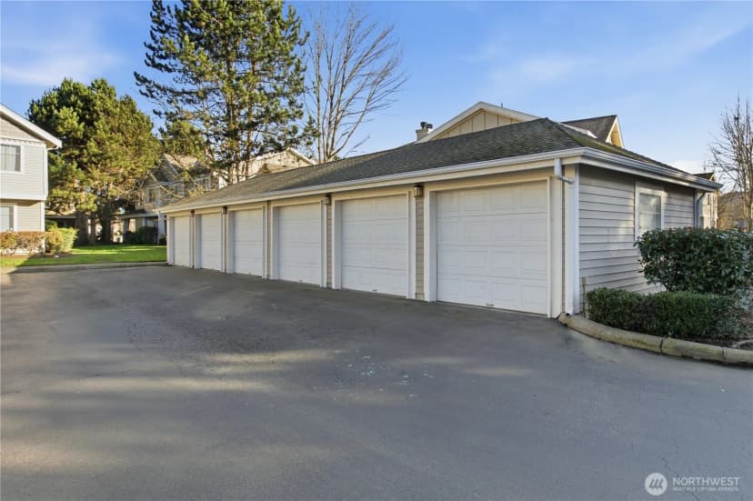 Property photo for 5608 S 231st Place #9-4, Kent photo 24