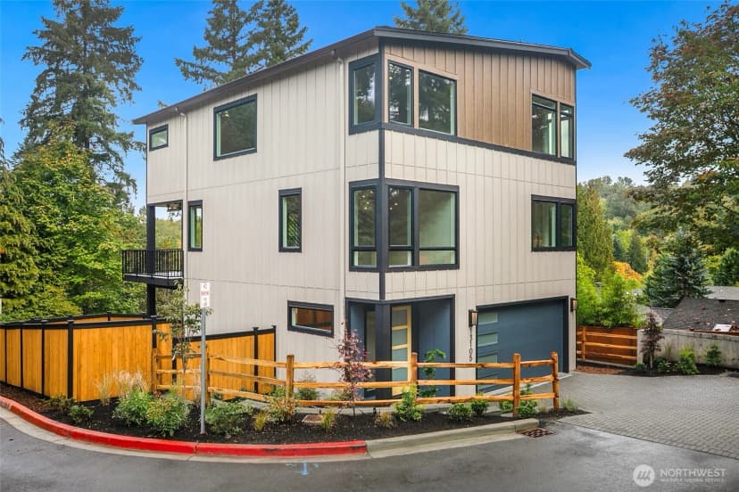 Property photo for 13105 Se 19th Court, Bellevue