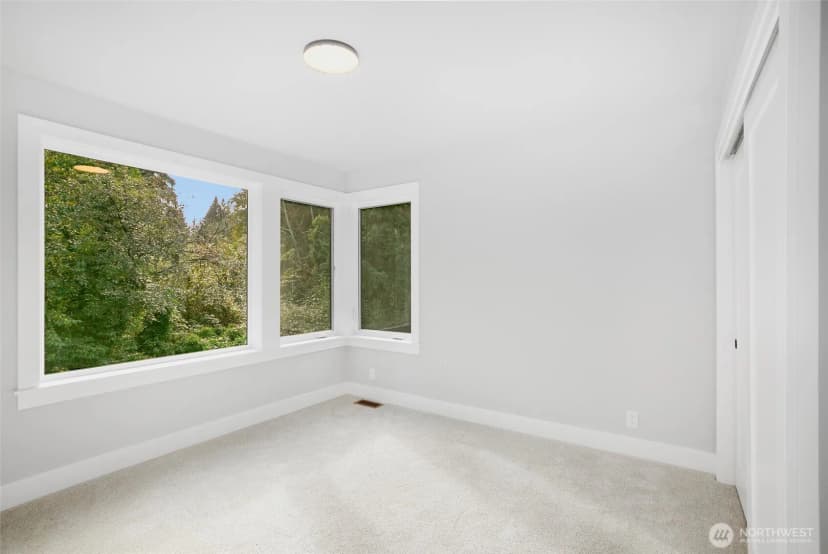 Property photo for 13105 Se 19th Court, Bellevue photo 24
