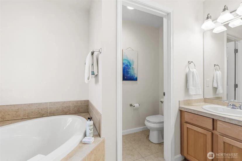 Property photo for 2017 Ne 24th Place, Renton photo 31