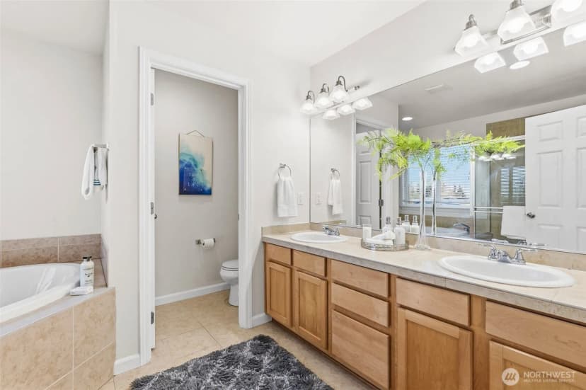 Property photo for 2017 Ne 24th Place, Renton photo 29