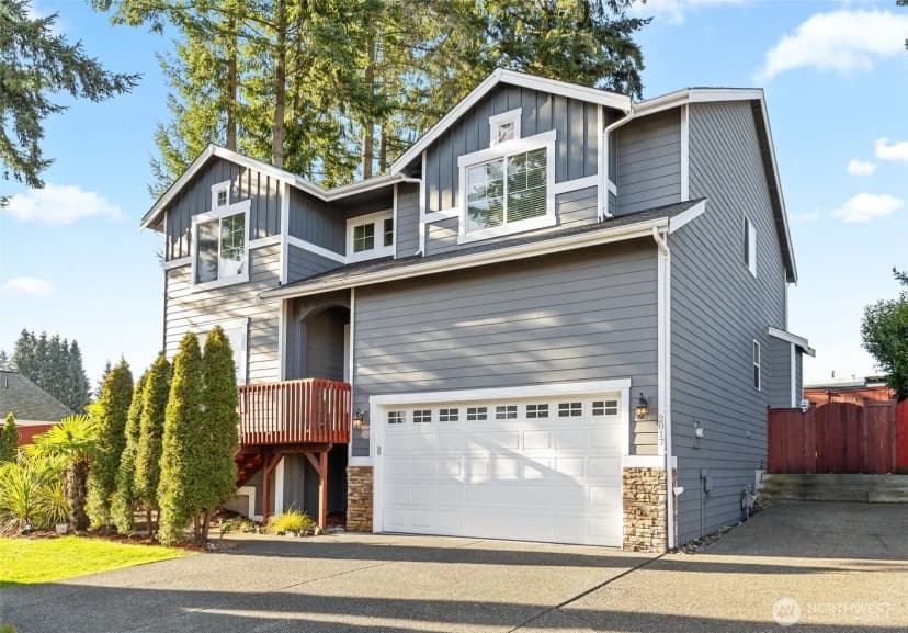Property photo for 2017 Ne 24th Place, Renton