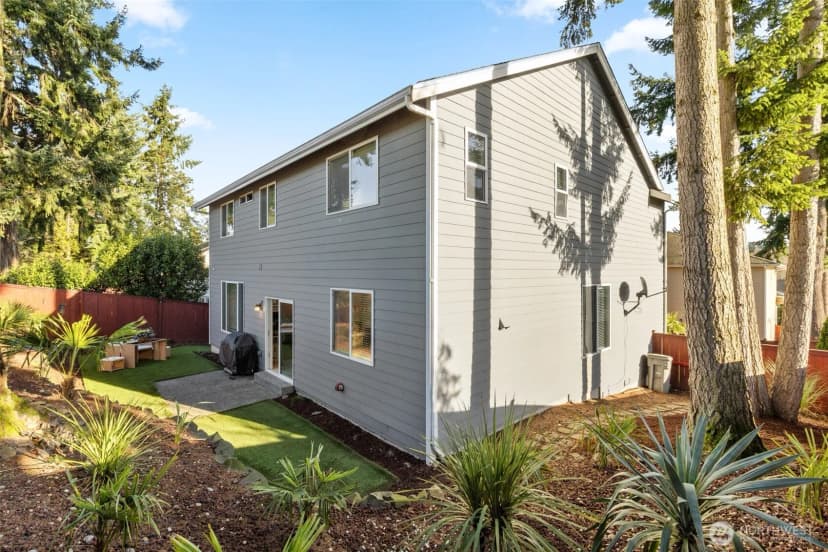 Property photo for 2017 Ne 24th Place, Renton photo 37