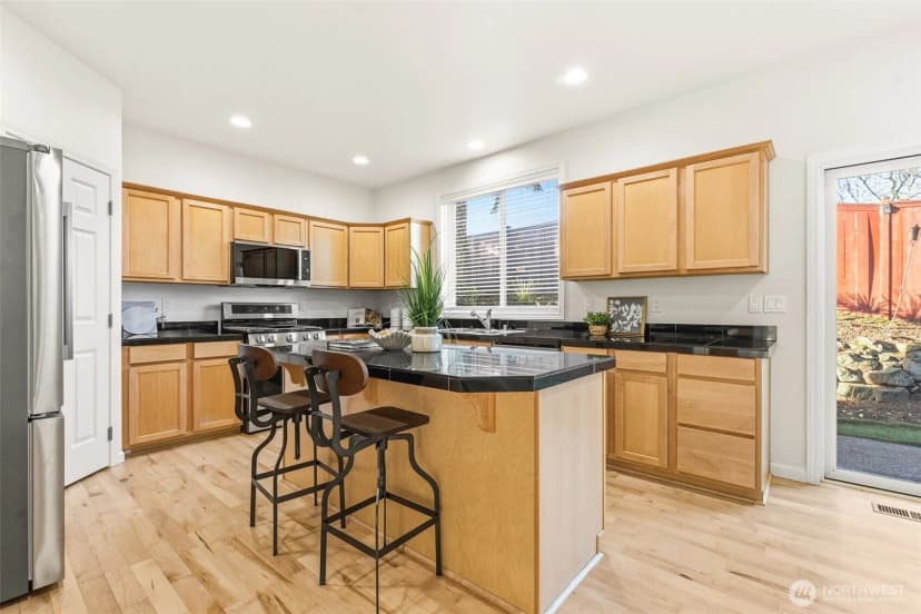Property photo for 2017 Ne 24th Place, Renton photo 10