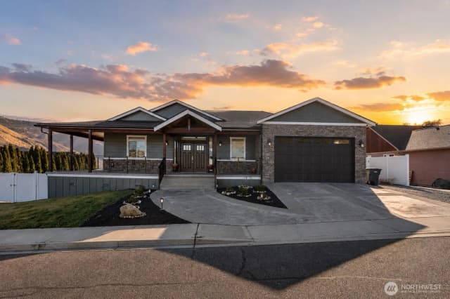 Property photo for 1038 Crest Loop, Entiat