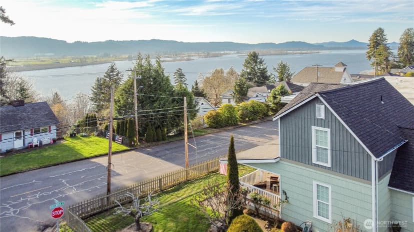 Property photo for 475 Columbia Street, Cathlamet photo 2