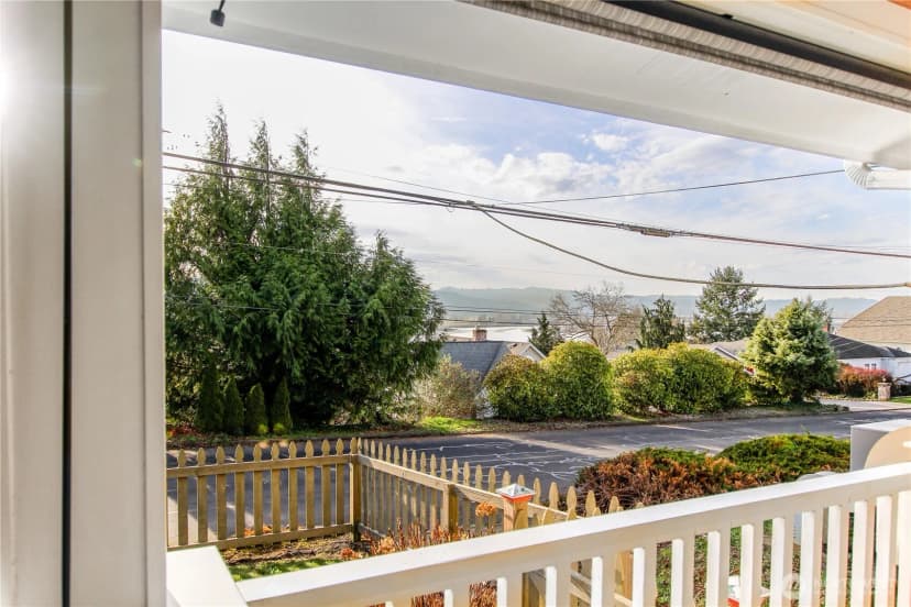 Property photo for 475 Columbia Street, Cathlamet photo 12