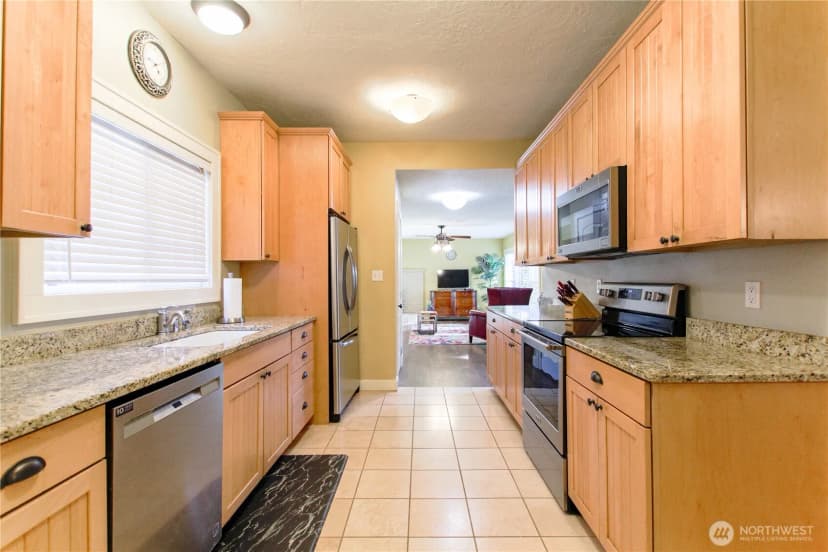 Property photo for 475 Columbia Street, Cathlamet photo 25
