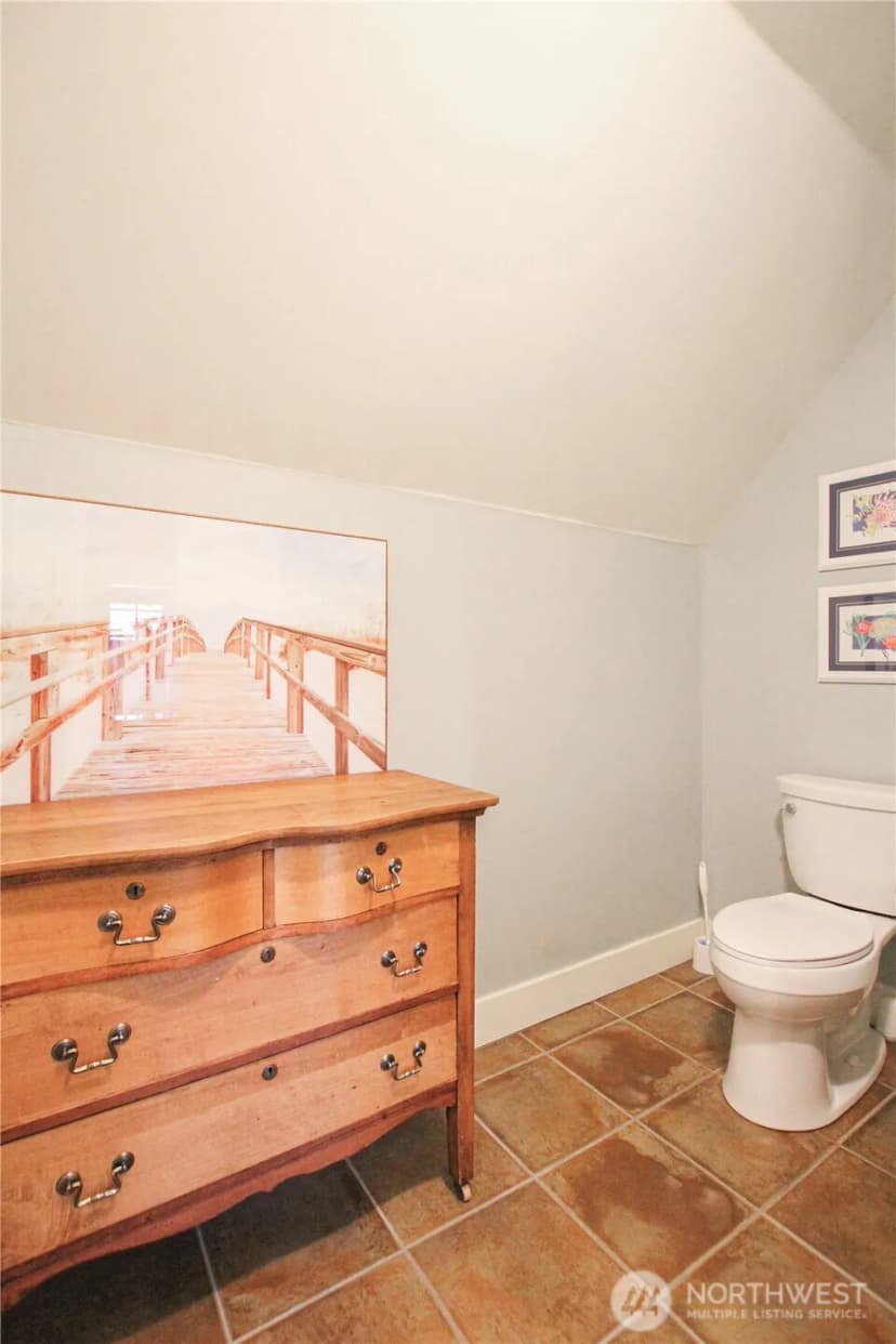 Property photo for 475 Columbia Street, Cathlamet photo 36