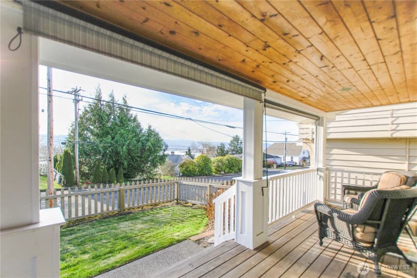 Property photo for 475 Columbia Street, Cathlamet photo 11