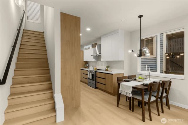 Property photo for 1123 C 10th Avenue E, Seattle photo 5
