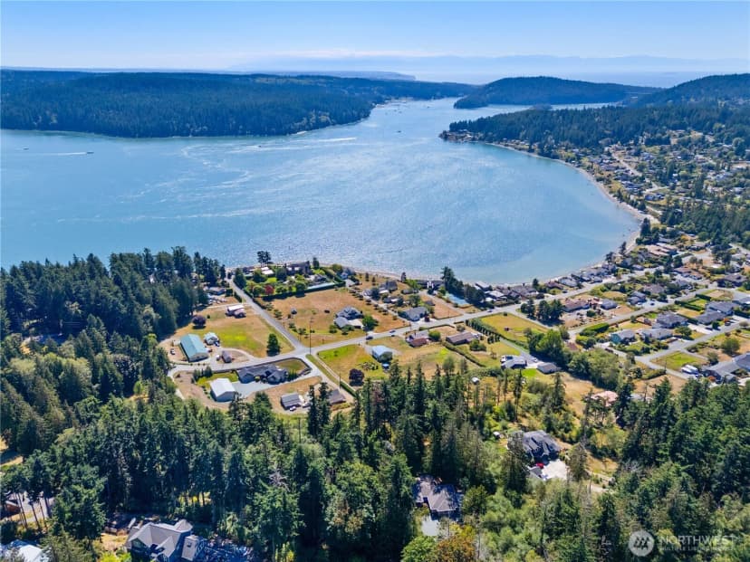 Property photo for 6608 Ivy Street, Anacortes photo 2