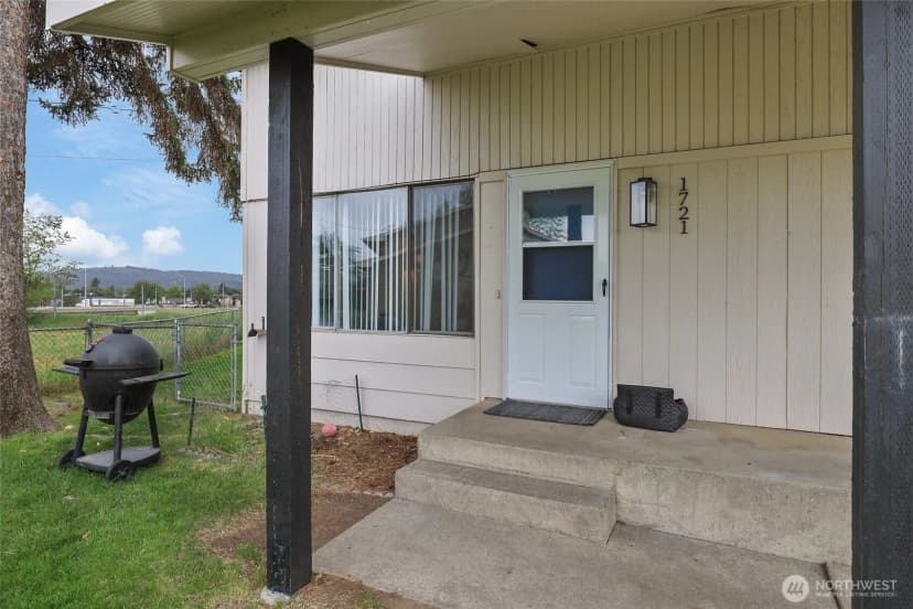 Property photo for 1719 N Willow Road, Spokane Valley photo 4