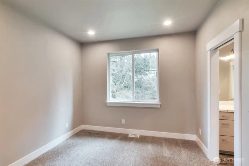 Property photo for 4940 Johnson Street Nw, Bremerton photo 19