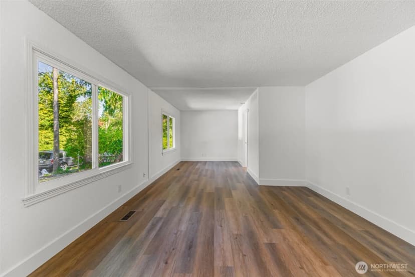 Property photo for 7051 S 125th Street, Seattle photo 9