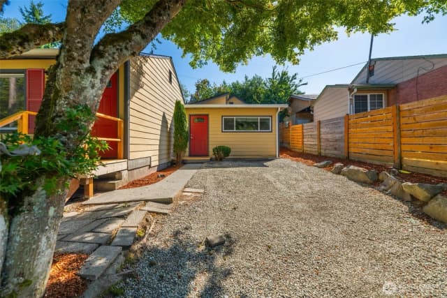 Property photo for 7051 S 125th Street, Seattle photo 3