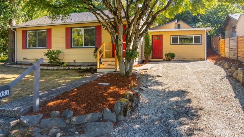 Property photo for 7051 S 125th Street, Seattle photo 2