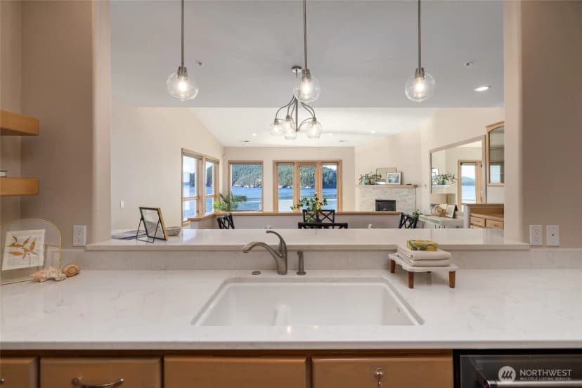 Property photo for 2401 Skyline Way #203 E., Anacortes photo 5