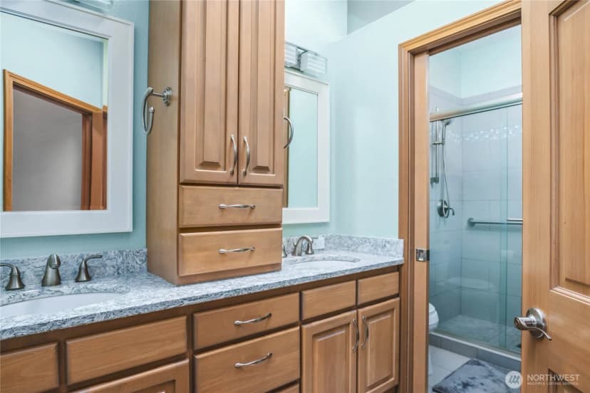 Property photo for 2401 Skyline Way #203 E., Anacortes photo 14