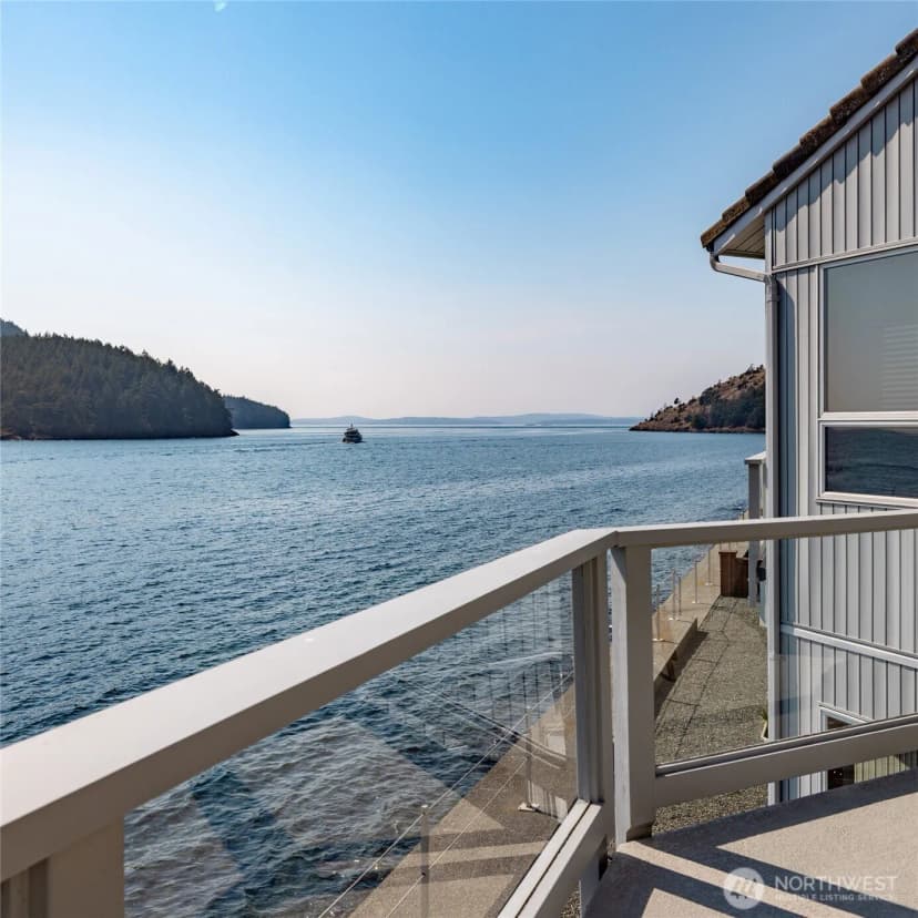 Property photo for 2401 Skyline Way #203 E., Anacortes photo 19