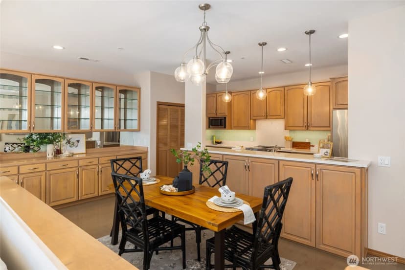 Property photo for 2401 Skyline Way #203 E., Anacortes photo 10