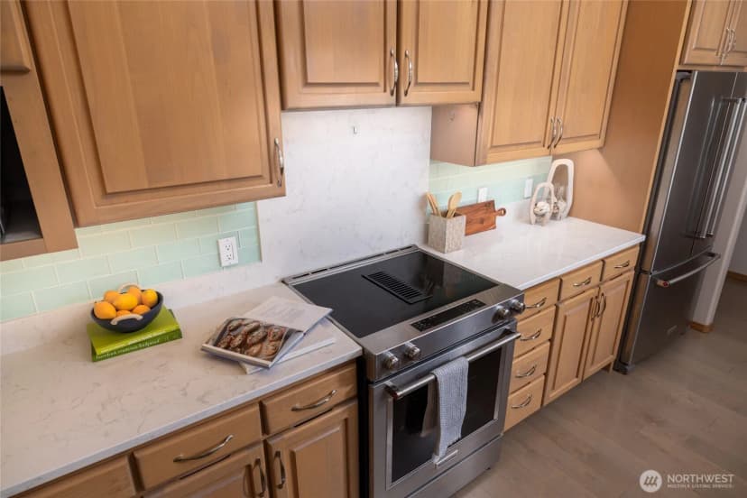 Property photo for 2401 Skyline Way #203 E., Anacortes photo 6