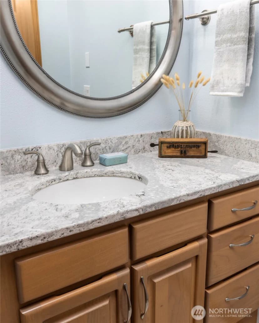 Property photo for 2401 Skyline Way #203 E., Anacortes photo 16