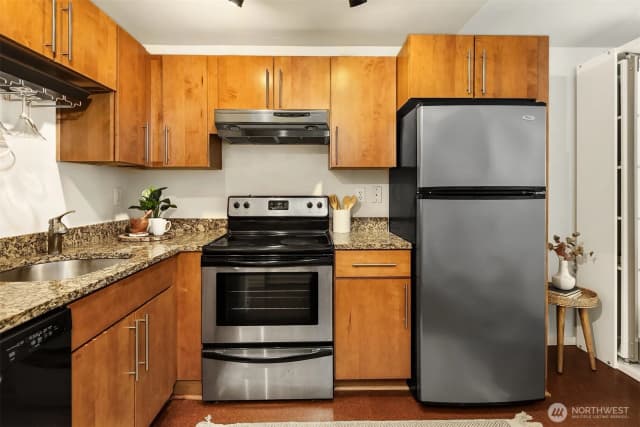 Property photo for 1707 Boylston Avenue #206, Seattle photo 3