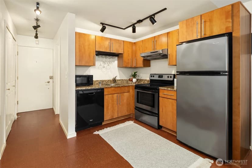 Property photo for 1707 Boylston Avenue #206, Seattle photo 2