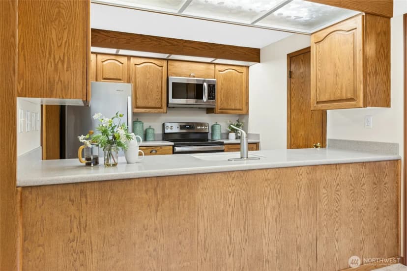 Property photo for 16602 Ne 18th Street, Bellevue photo 11
