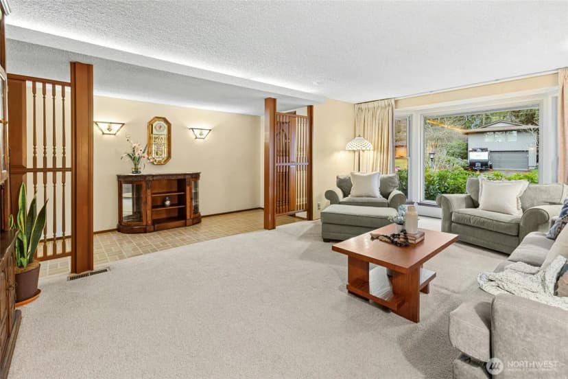 Property photo for 16602 Ne 18th Street, Bellevue photo 7