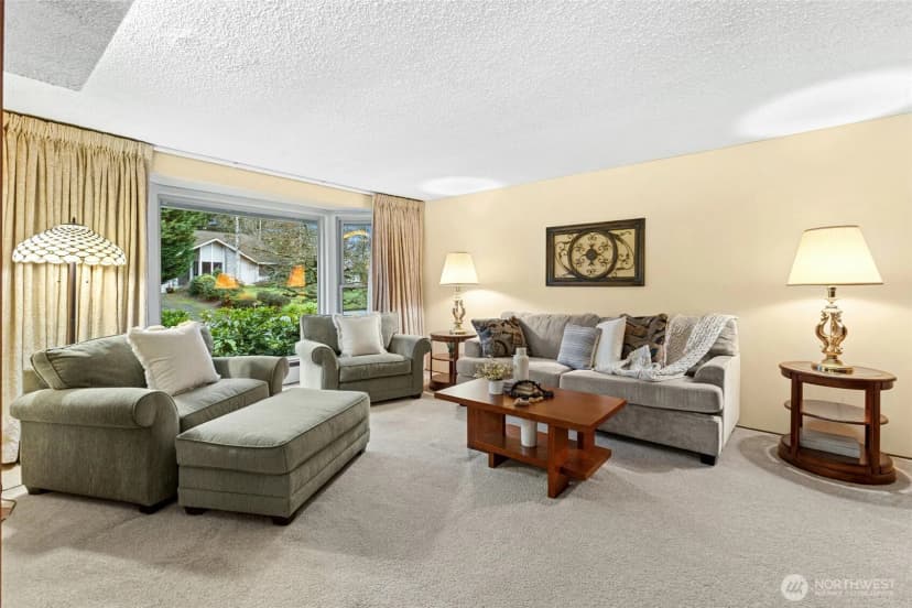 Property photo for 16602 Ne 18th Street, Bellevue photo 6