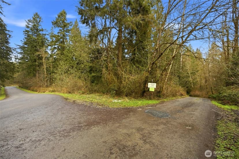 Property photo for 19115 238th Avenue Ne, Woodinville photo 3