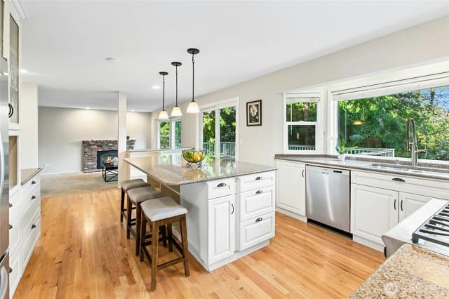 Property photo for 4310 209th Avenue Ne, Sammamish photo 4