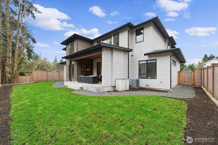 Property photo for 1028 163rd Avenue Se, Bellevue photo 33