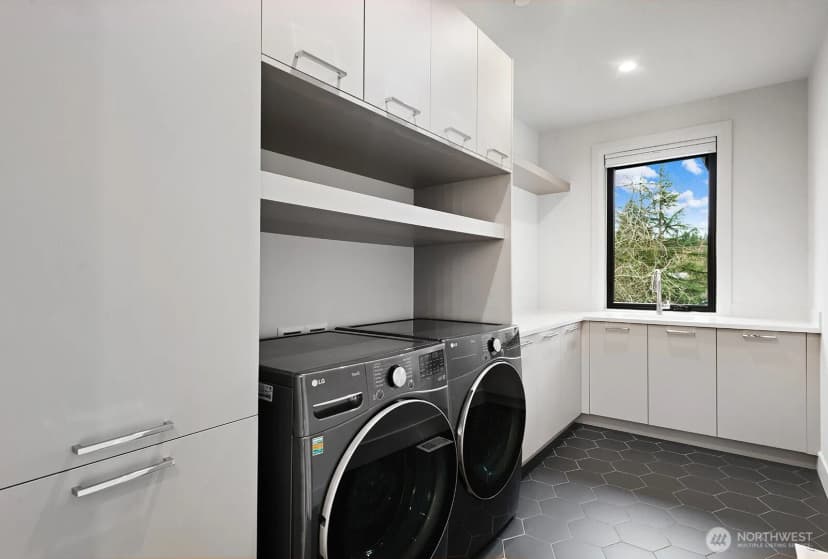 Property photo for 1028 163rd Avenue Se, Bellevue photo 30
