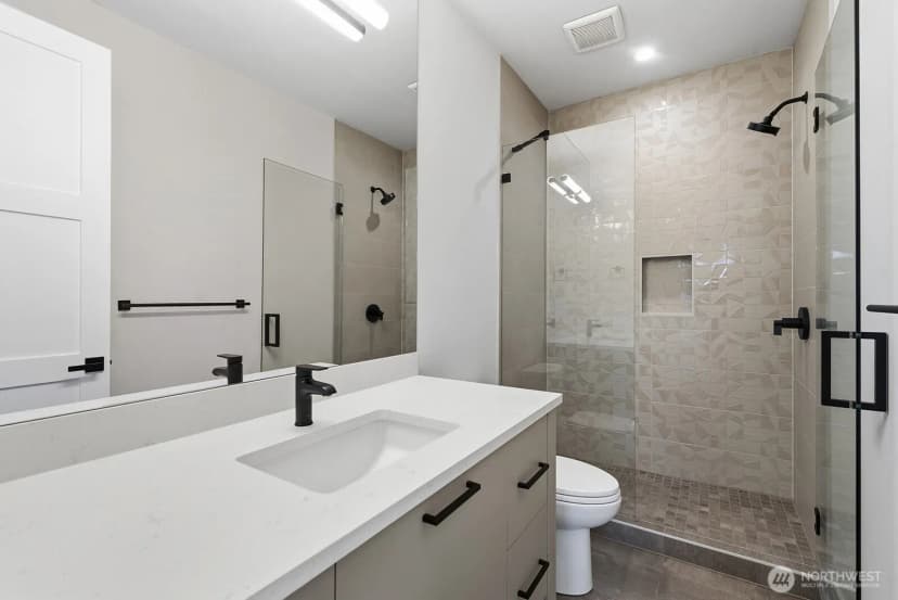 Property photo for 1028 163rd Avenue Se, Bellevue photo 28