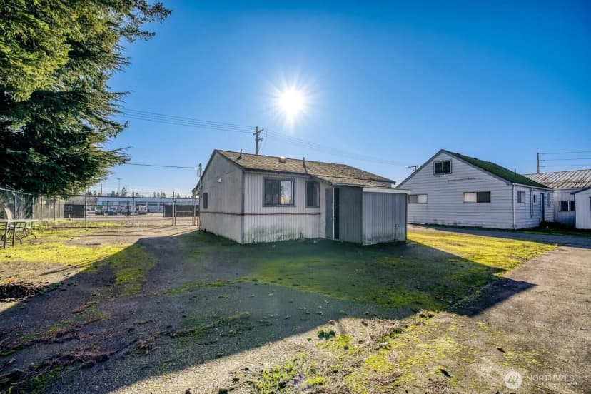 Property photo for 3817 94th Street Sw, Lakewood photo 11
