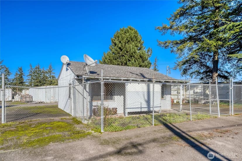 Property photo for 3817 3819 94th Street Sw, Lakewood photo 29