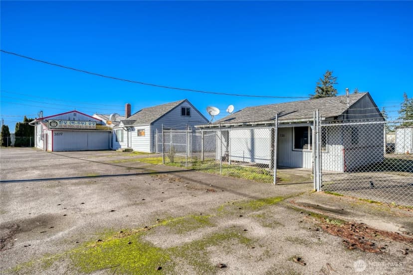 Property photo for 3817 3819 94th Street Sw, Lakewood photo 30