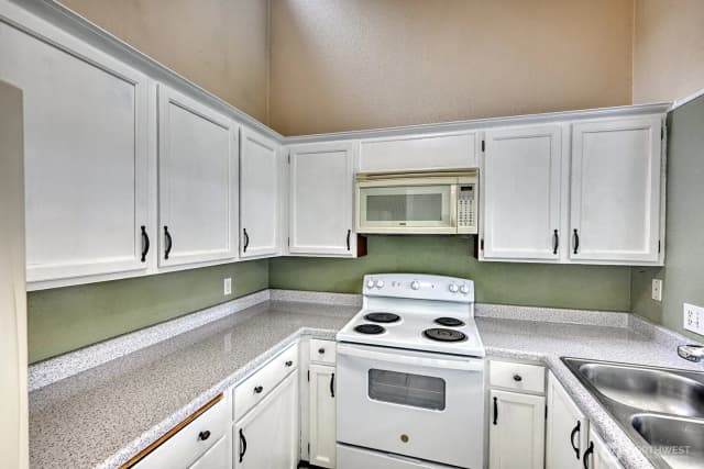 Property photo for 12904 126th Court Ne #j302, Kirkland photo 5