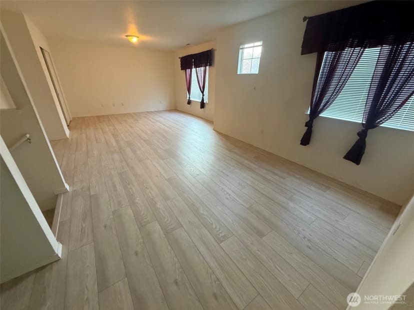 Property photo for 26410 110th Place Se, Kent photo 11