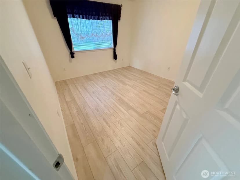 Property photo for 26410 110th Place Se, Kent photo 12